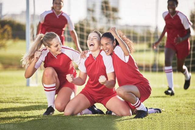 U17女足世界杯：马晓旭愤怒遭遇争议判罚，点球被改判